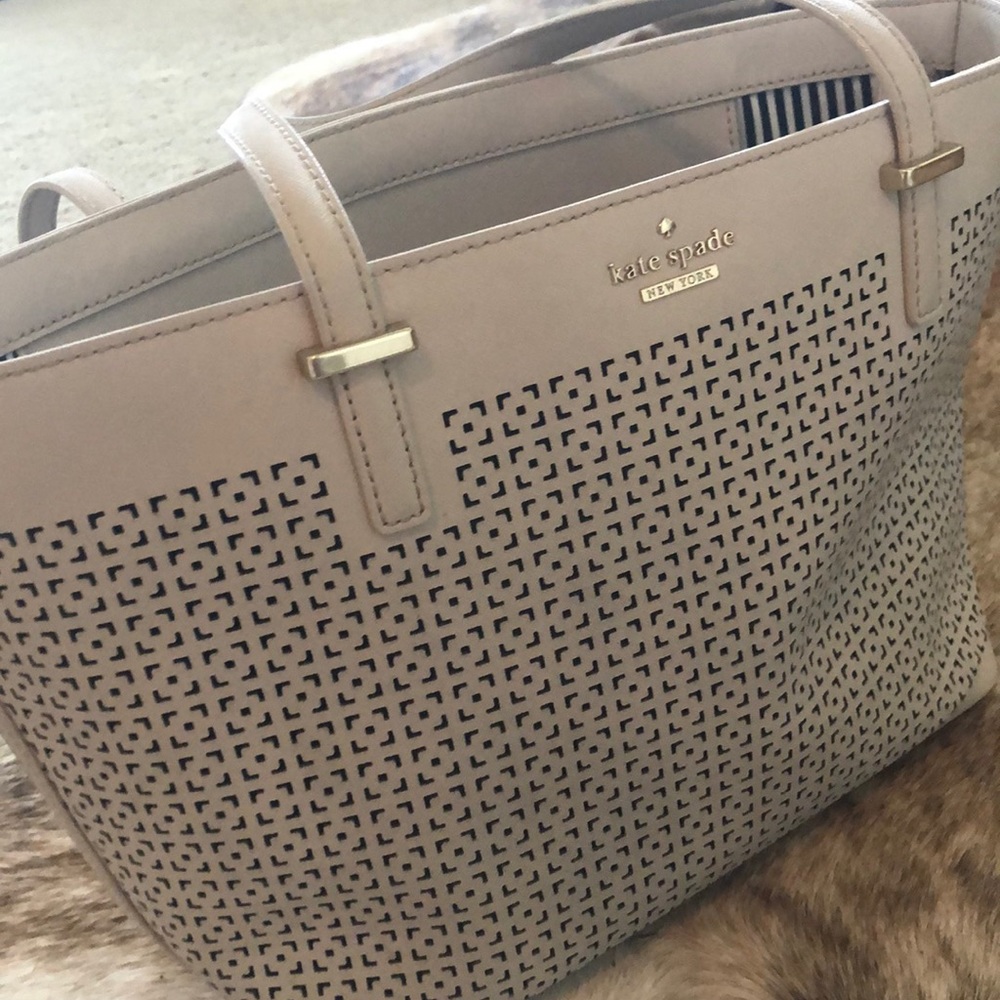 Kate Spade Grey Purse Like New